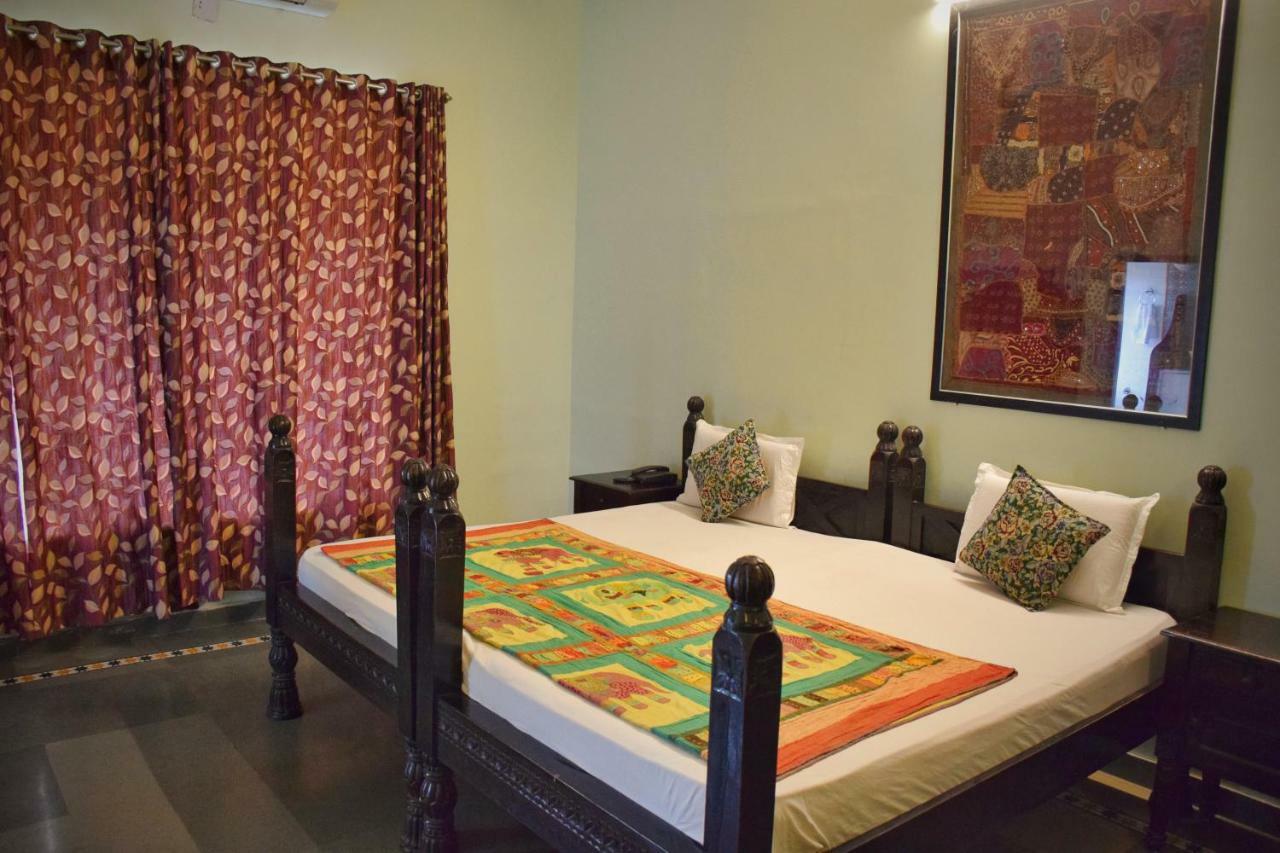 Hotel Kurabar Kothi Udaipur Kültér fotó